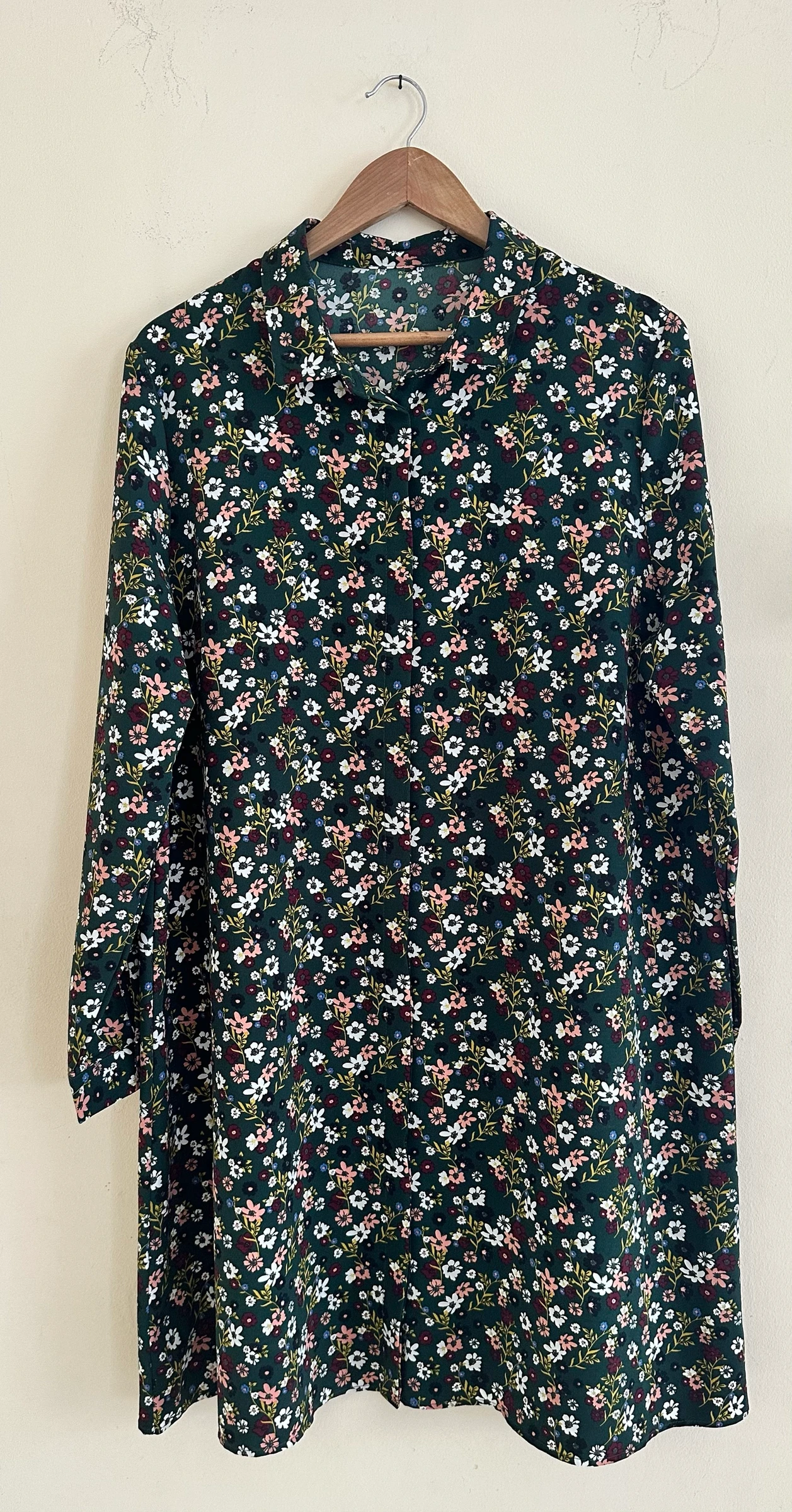 Robe Fleurie Champêtre Fond Vert Boutonnée – Neuve (T. XL / 44-46)